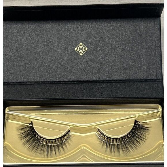 LASH Star Visionary Silk Lashes 003 One Pair Of New Lashes NIB - Picture 6 of 9